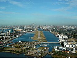 London City Airport Zwart.jpg