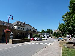 Musson - Mairie et église (août 2013).JPG