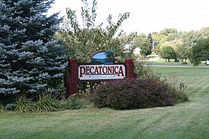 Sign leading into the south side of Pecatonica