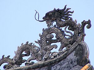 Roof detail, dragon