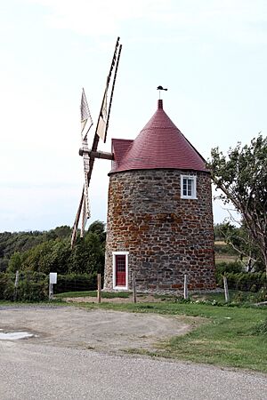 04859-Moulin a vent Isle-aux-Coudres - 008