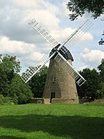 Bradwell Windmill - geograph.org.uk - 1591541.jpg