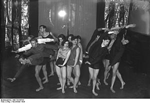 Bundesarchiv Bild 102-08707, Berlin, Tanzschule Laban