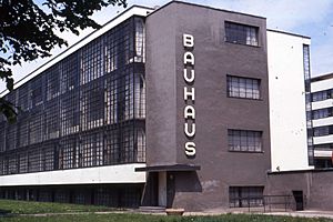Das Bauhaus, Dessau, DDR May 1990 (5288787560)