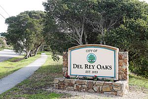 Del Rey Oaks sign