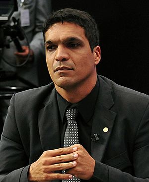 Deputados cabo Daciolo (PSOL-RJ) e Marcos Reategui (PSC-AP) participam do programa Brasil em Debate (cropped).jpg