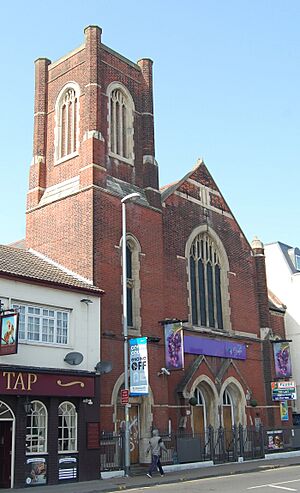 Former London Road Baptist Church, 19 London Road, North End, Portsmouth (March 2019) (4)