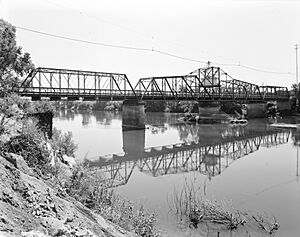 Gianella Bridge, Spanning Sacramento River at State Highway 32, Hamilton City vicinity (Glenn County, California)