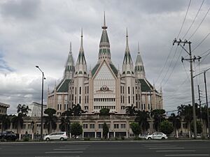 Iglesia ni Cristo Central Temple (Commonwealth Avenue, Quezon City)(2018-02-07)
