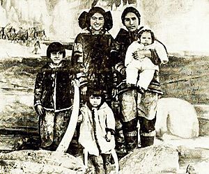 Inuit actress Columbia Eneutseak with family, 1911