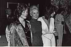Janet Leigh & daughters (4505385395)