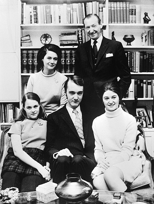 Kurt Waldheim with family 1971