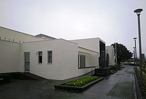 Lower Hutt War Memorial Library 11