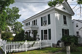 NewLondonNH DrSolomonMWhippleHouse.jpg