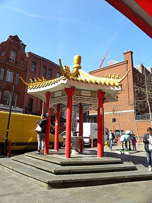Pagoda in Chinatown, London (16935093110)