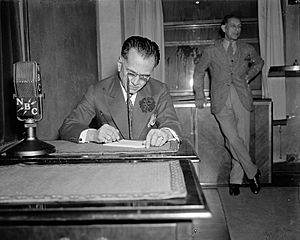 President Manuel Quezon of Philippine Commonwealth broadcast from Washington today to his fellow-countrymen in Manila