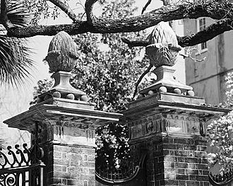 Simmons-Edwards House - Pineapple Gates (Charleston)