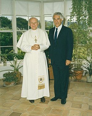 Sir Paul Reeves with Pope John Paul II