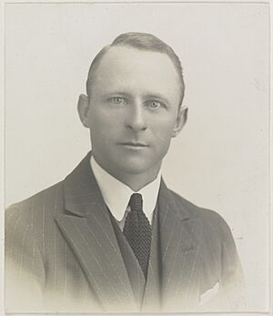 Studio Portrait of William Oldfield, ca. 1925.jpg