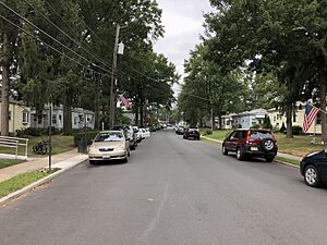 2018-09-08 14 55 05 View west along Gulfstream Avenue at Wavecrest Avenue in Winfield Township, Union County, New Jersey
