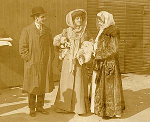 A N Campbell, Mrs Patrick Campbell, and S P Campbell (SAYRE 12434) (cropped)