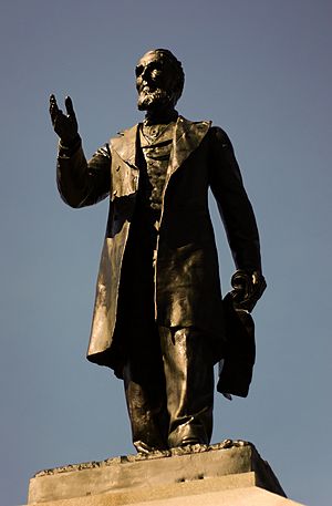 Alexander Mackenzie Statue
