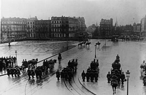 Bundesarchiv Bild 183-S30293, Frankreich, Lille, Militärparade
