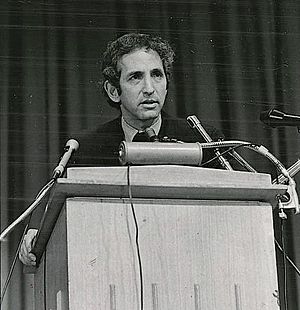 Daniel Ellsberg at 1972 press conference (cropped)