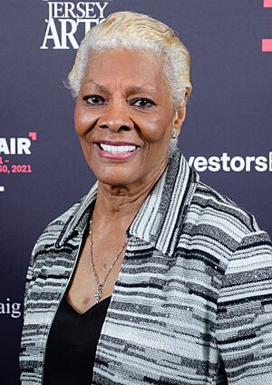 Dionne Warwick- Don't Make Me Over (10-23-21) NEG 2900 (51624647349) (cropped).jpg