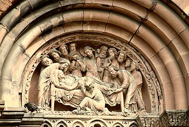 Dormizione della Vergine con escrementi di piccione sul cattedrale di Strasburgo