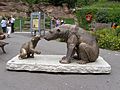 Eisbären-Skulptur im Nürnberger Tiergarten