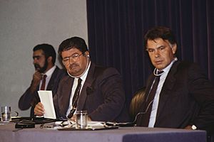 Felipe González ofrece una rueda de prensa con el primer ministro de Turquía. Pool Moncloa. 15 de septiembre de 1989