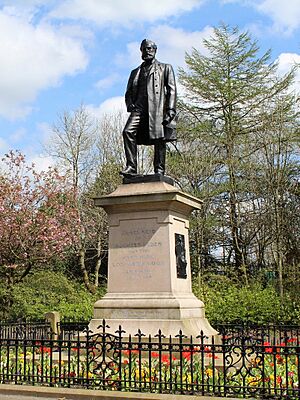 James Reid statue, Springburn Park, Glasgow (geograph 3969819 cropped)