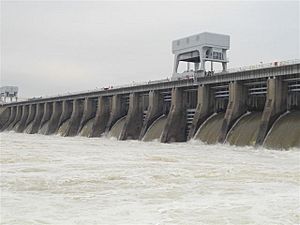 Kentucky Dam 2.jpg