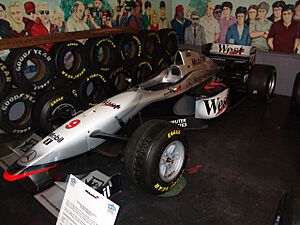 McLaren MP4-12 DSC04638.jpg