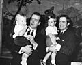 Prins Juan Carlos (links) met zoon Felipe en Koning Constantijn met zijn zoon Pa, Bestanddeelnr 921-9796
