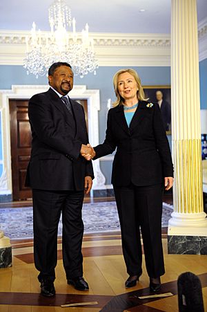 Secretary Clinton Shakes Hands With African Union Commission Chairperson Ping