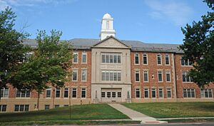 WOODROW WILSON HIGH SCHOOL, MIDDLETOWN, MIDDLESEX COUNTY, CT
