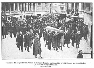 1921-01-26, Mundo Gráfico, Entierro del inspector de policía Antonio Espejo, Badosa