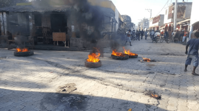 2019 Haitian protests tire fire.png
