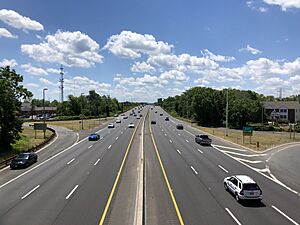 2021-05-27 12 22 23 View south along U.S. Route 9 and New Jersey State Route 444 (Garden State Parkway) from the overpass for Ocean County Route 527 (Lakehurst Road) in Toms River Township, Ocean County, New Jersey