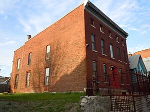 636 w 3rd Davenport IA Q