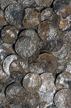 A hoard of 199 Anglo - Saxon and Norman pennies