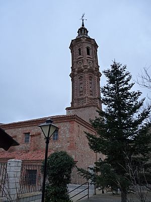 Alpeñés - Iglesia de San Andrés Apostol - Vista ábside.jpg