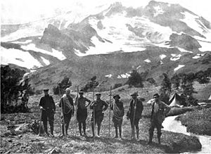 Cascadians Climbing Party east side Mount Adams (Washington)