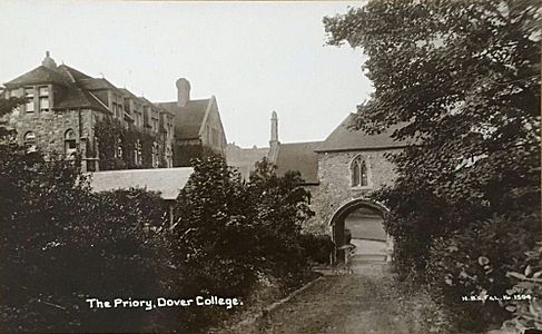 Dover College gatehouse (1)