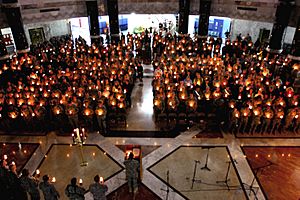 Flickr - The U.S. Army - Christmas Eve Candlelight Services