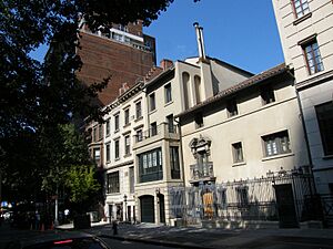 Hitch-house