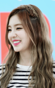 Irene Bae at fansigning event on August 18, 2015 02