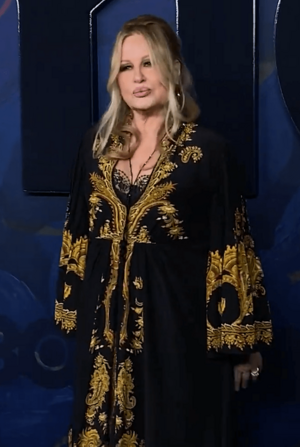 Jennifer Coolidge 2024 Emmys 01 (cropped)